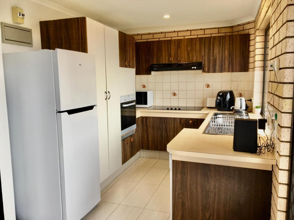 Seascapeatalexbeach Budget Accomodation Alexandra Headland Exterior foto